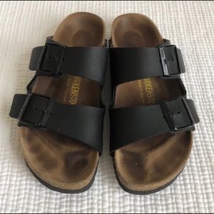 Black Birkenstock’s